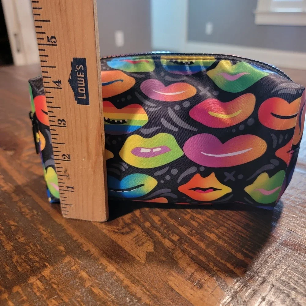 Jason Naylor Zip‎ Rainbow Colorful Kisses Lips Cosmetic Pencil Travel Bag NWOT